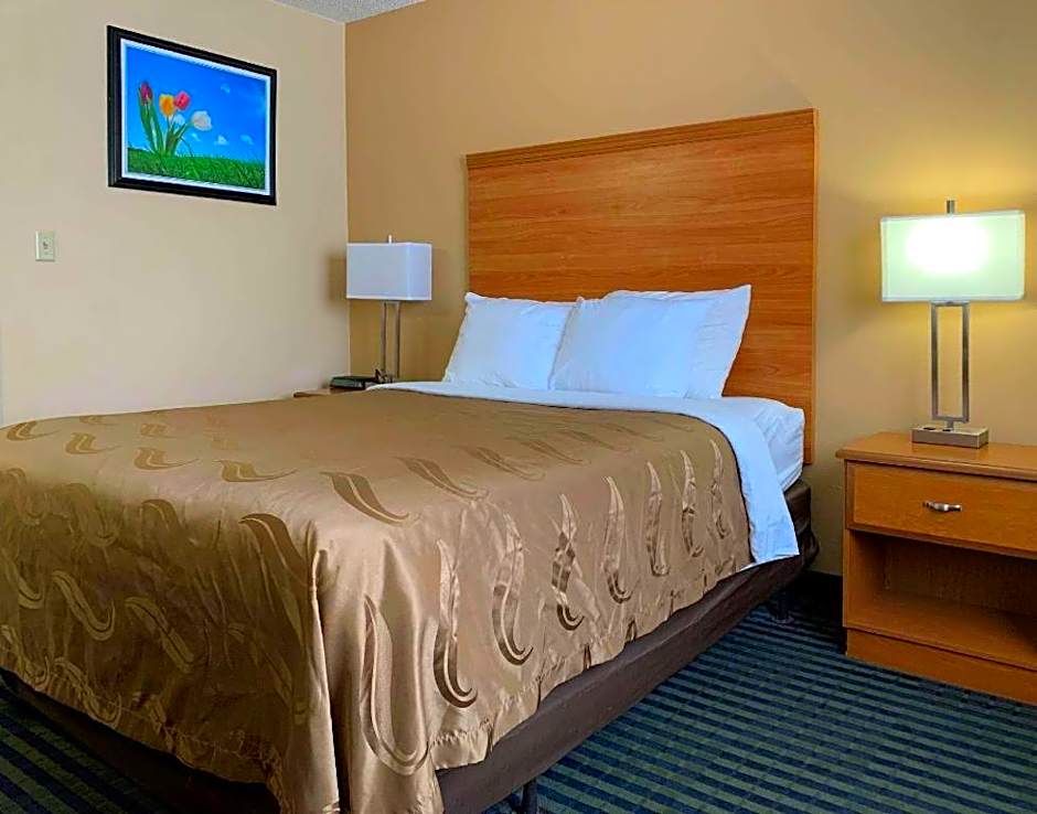 Quality Inn Ottawa near Starved Rock State Park