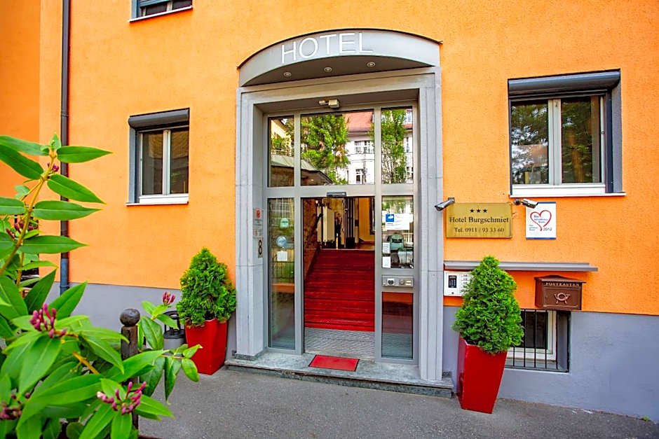 Tiptop Hotel Burgschmiet Garni