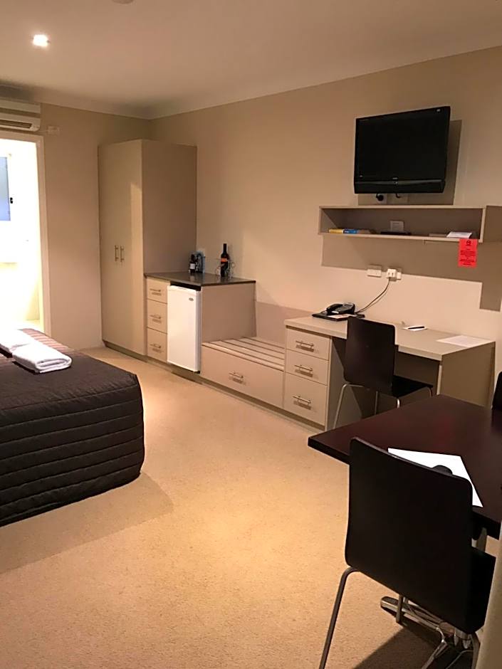 The Kidman Wayside Inn