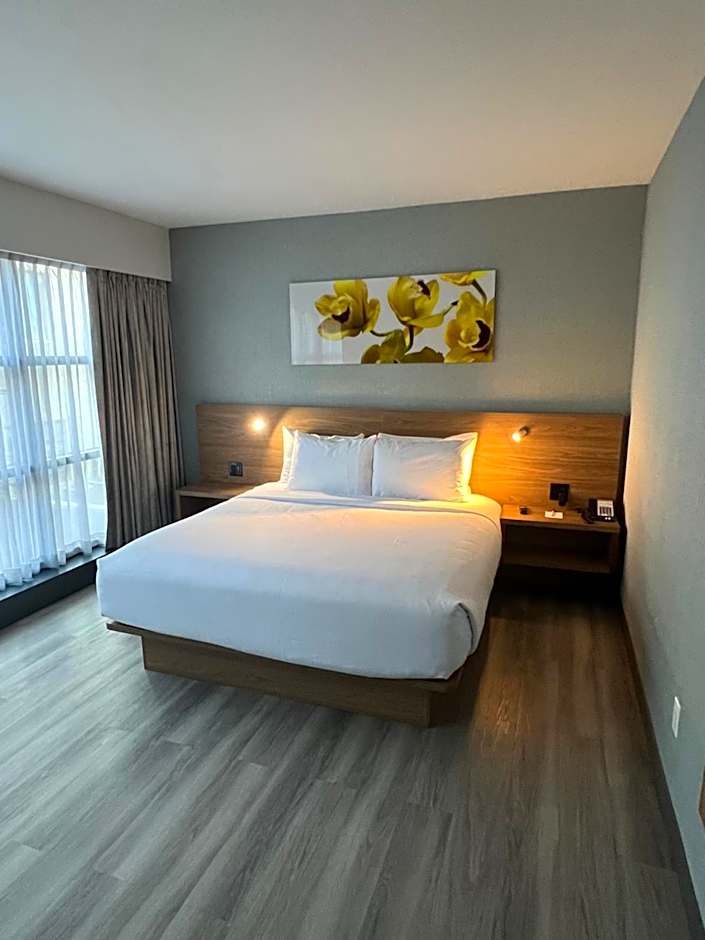 Wingate by Wyndham Long Island City