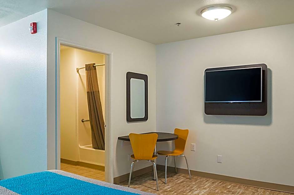 Motel 6-Bay Saint Louis, MS