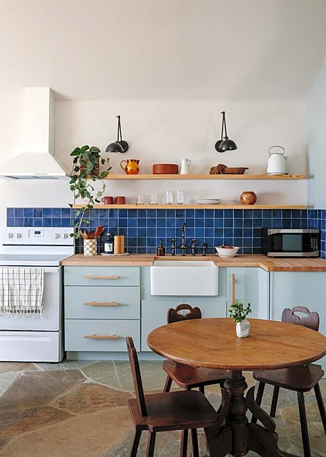 Daunts Albatross Motel