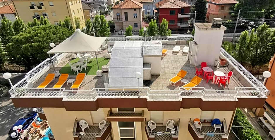 Hotel Cosmos