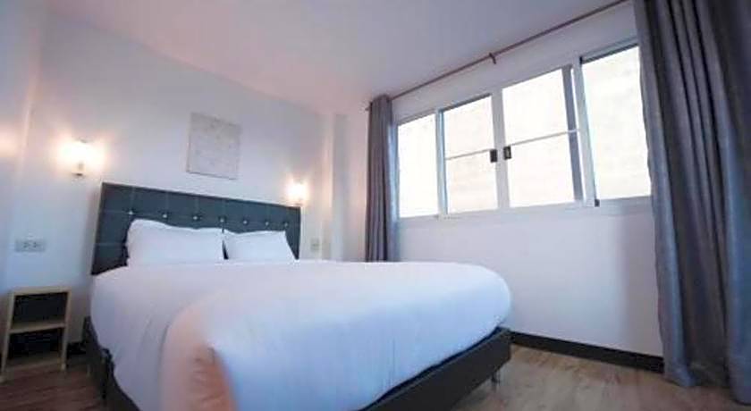 Hoppers Place Donmuang Hostel