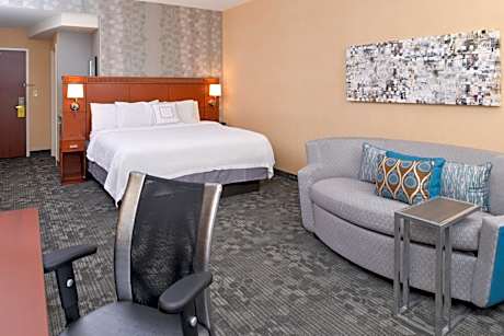King Room with Roll-In Shower and Sofa Bed - Mobility Access/Hearing Accessible