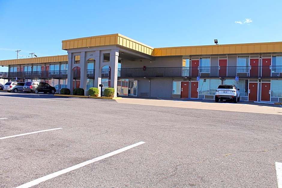  Econo Lodge Paducah West I-24