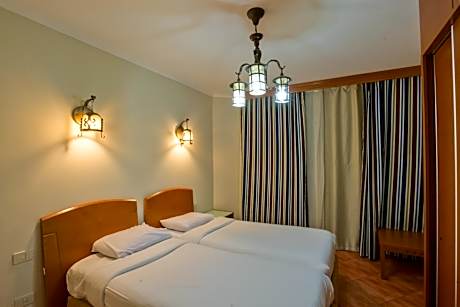 Two Bedroom Apartment - Golf Bay