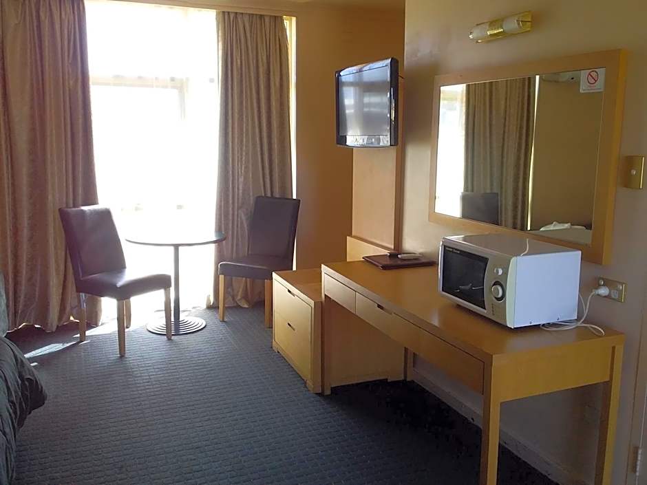 Desert Sand Motor Inn