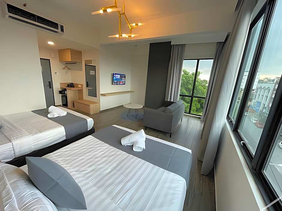 DJ Citi Plaza Hotel & Suites