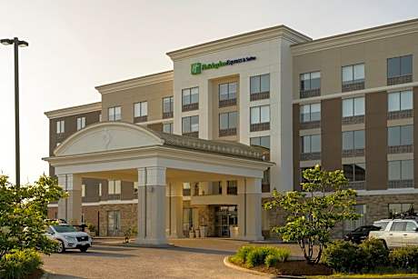 Holiday Inn Express Hotel & Suites North Bay