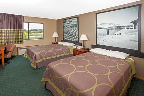 2 Double Beds Non-Smoking