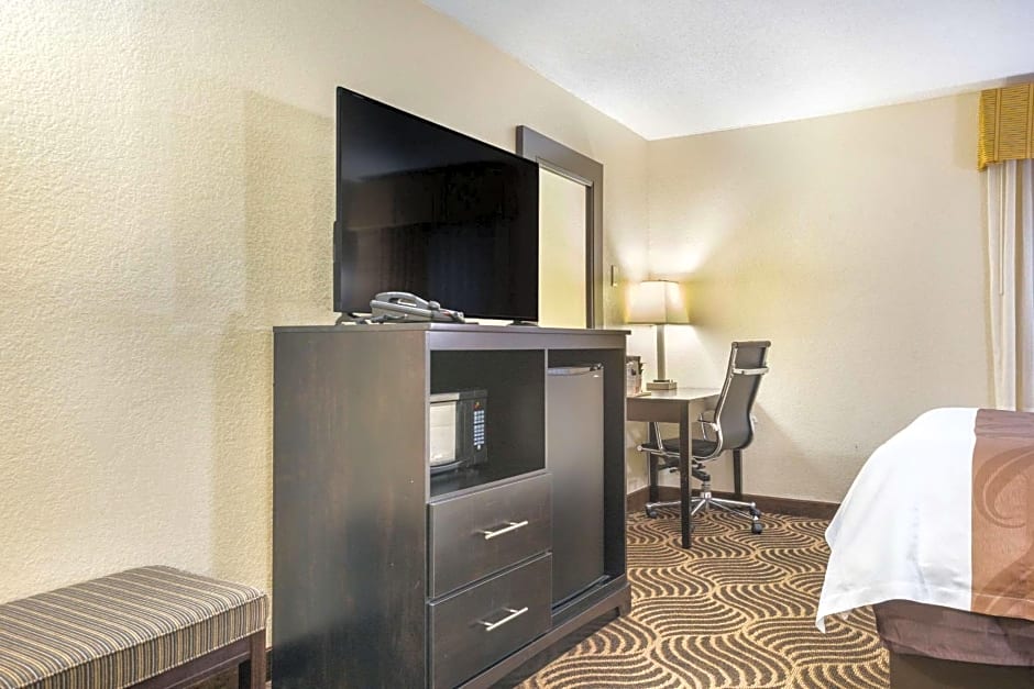 Quality Inn & Suites Florence - Cincinnati South