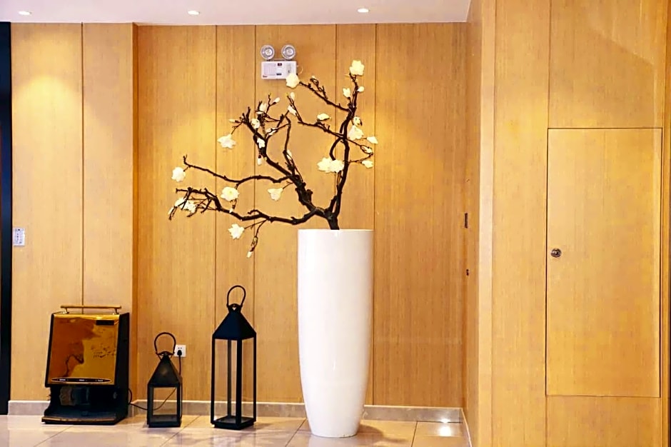 7 Days Premium·Weihai High-speed Rail Station Bathing Beach