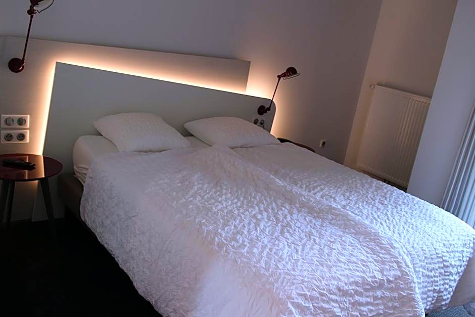 Logis Hôtel Restaurant Au Lion Rouge