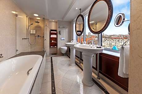 Executive Junior Suite