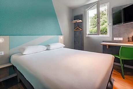 Double Room  (2 Adults)