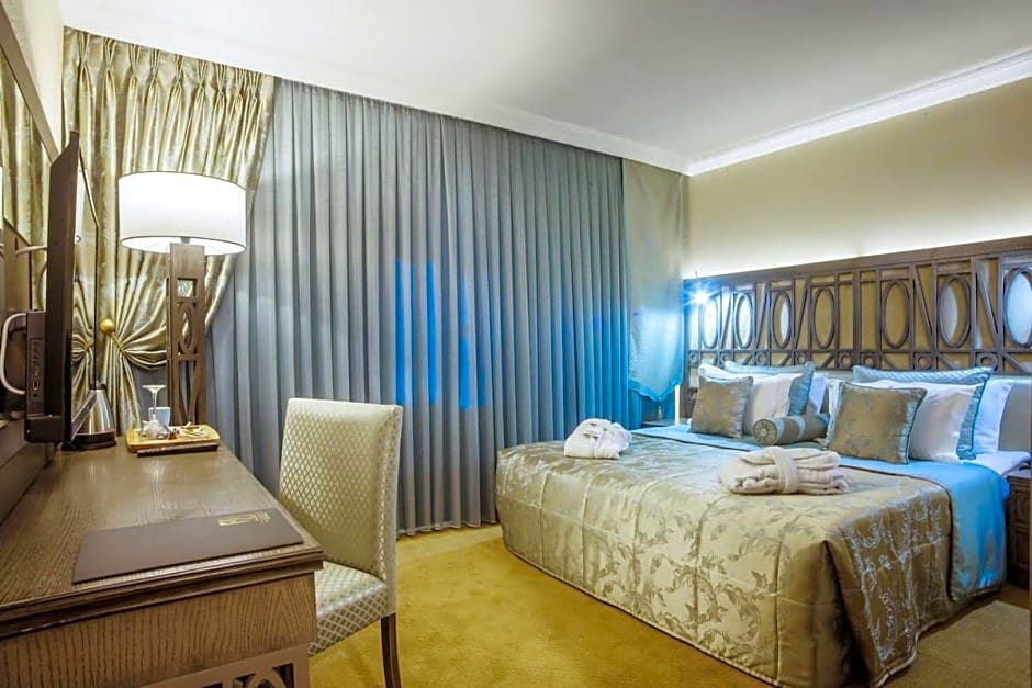 Cadence Design Hotel