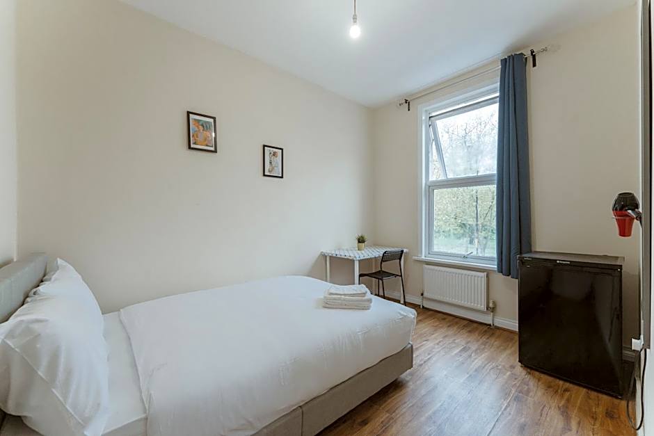Mile End Rooms – London