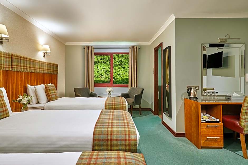 Clan Macduff Hotel