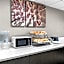 HomeTowne Studios by Red Roof Flint