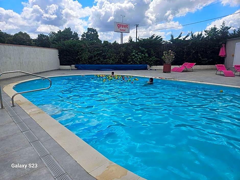 greet Hotel Castres Saix