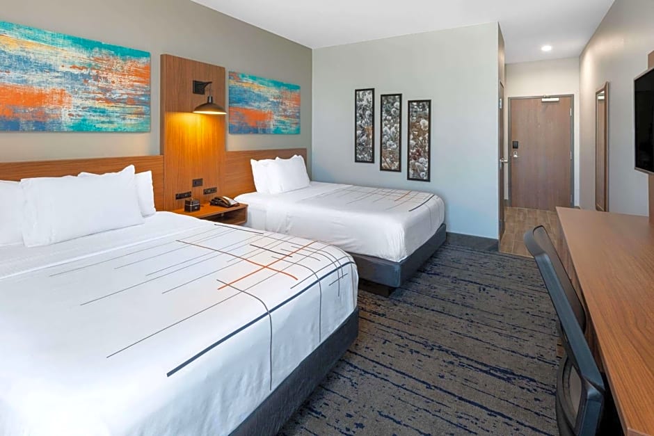  La Quinta Inn & Suites by Wyndham Dallas - Frisco Stadium