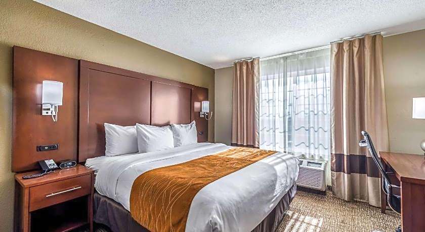 Comfort Inn & Suites Dayton North