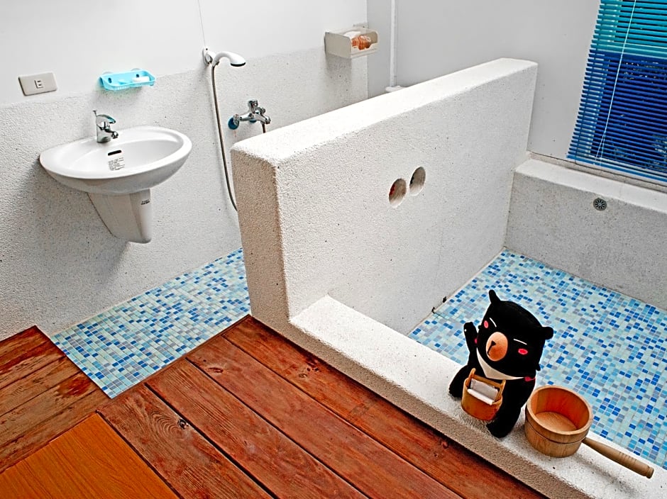 Young Chi Ku Hot Spring B&B