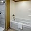 Holiday Inn Express & Suites Sandusky By IHG