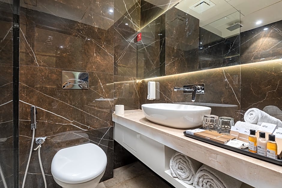 Hotel Arihant By DLS Hotels