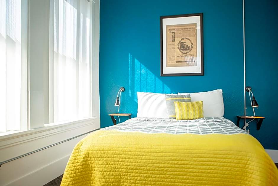 11th Avenue Hostel