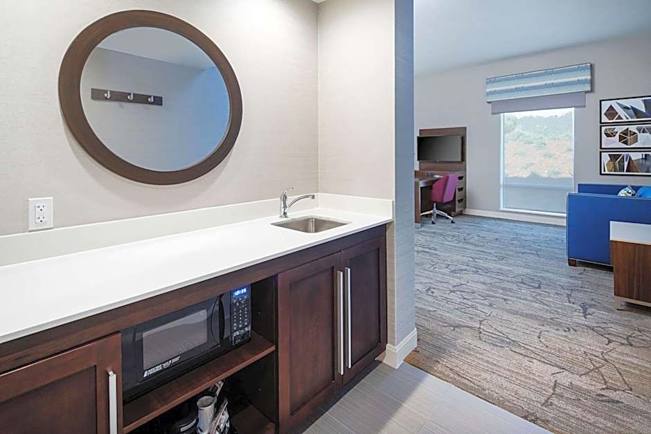 Hampton Inn By Hilton & Suites Gilroy, CA