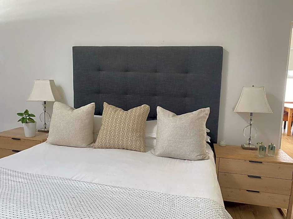 The Grand Hotel Robertson