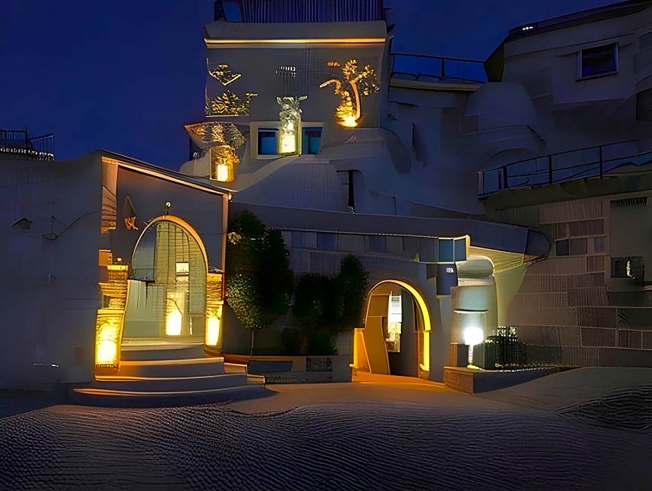 Tulip Cave Suites