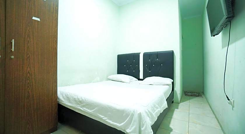 Mahkota Sivali near Soekarno Hatta Airport Mitra RedDoorz