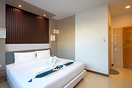 2 Connecting Rooms for 4