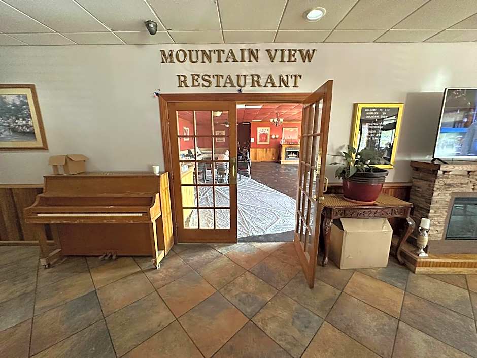 Hotel Red Rose by Townhouse Covington I-64