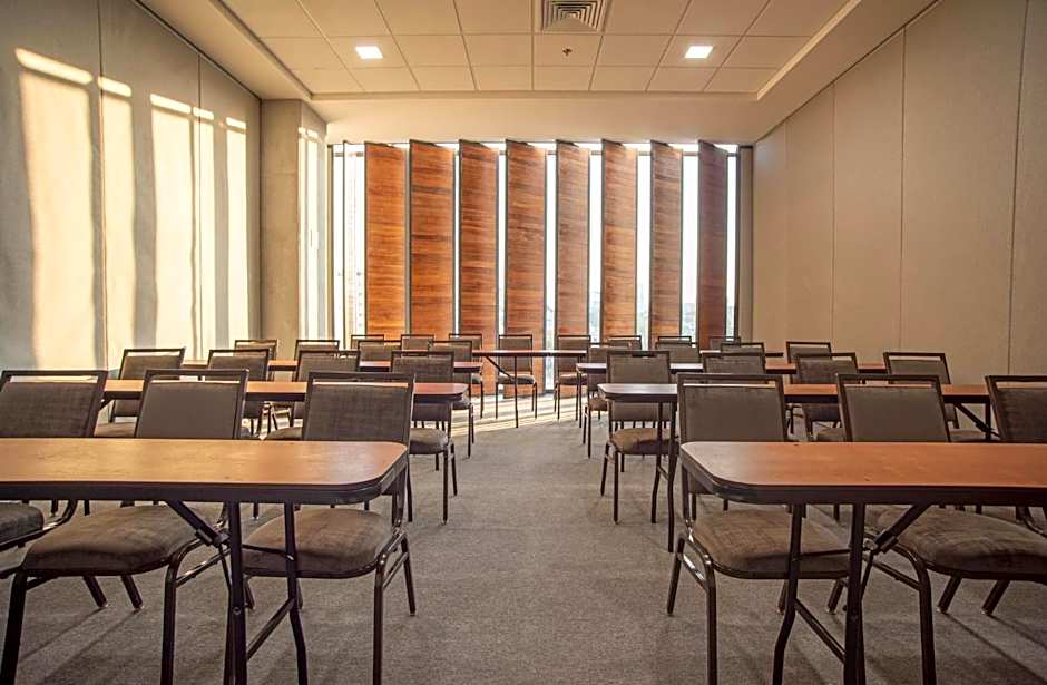 Voco Guadalajara Neruda By IHG