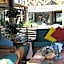 Guinea Feather Country Lodge