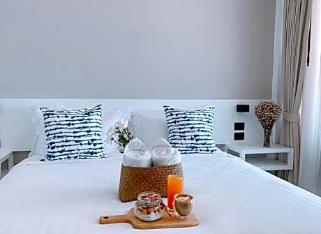 Superior King Room - Beach Front