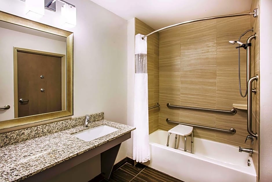 La Quinta by Wyndham St. Paul-Woodbury