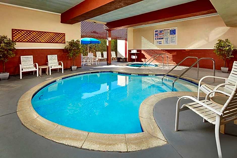 Capri Suites Anaheim