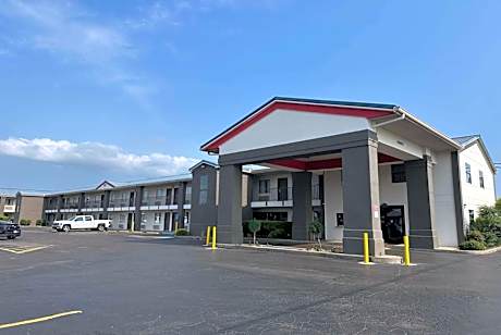 Super 8 by Wyndham Monroe