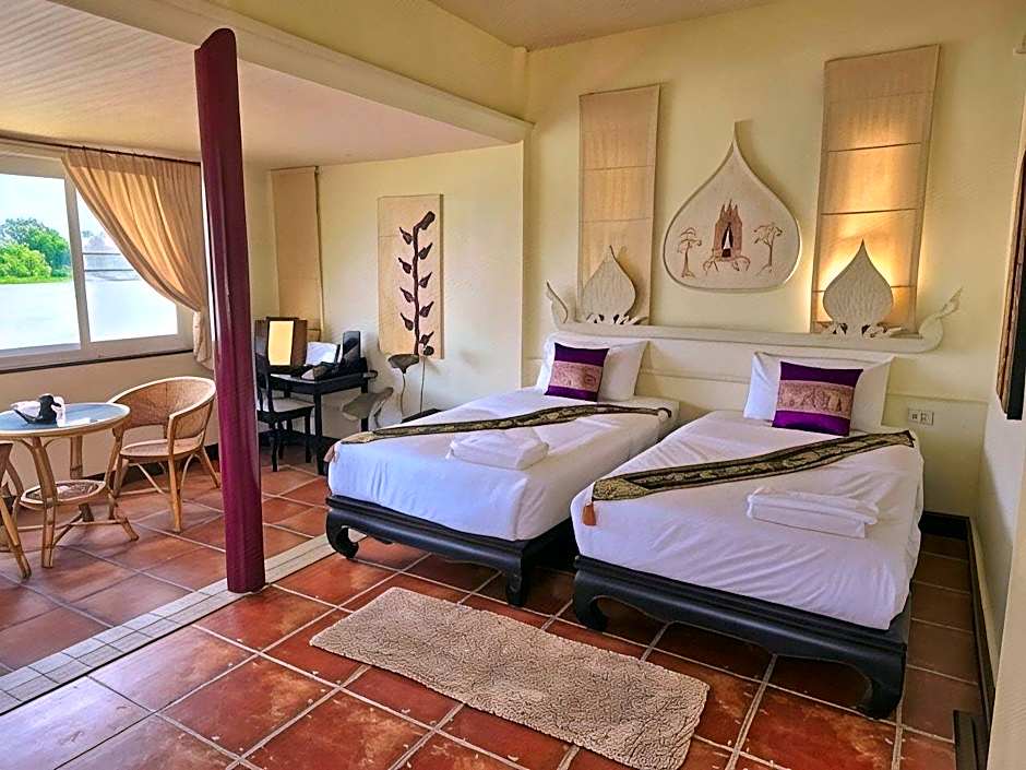 Ayutthaya Garden River Home