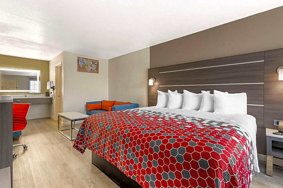 Econo Lodge Inn & Suites Near Lackland AFB