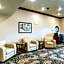 Cobblestone Inn & Suites - Altamont