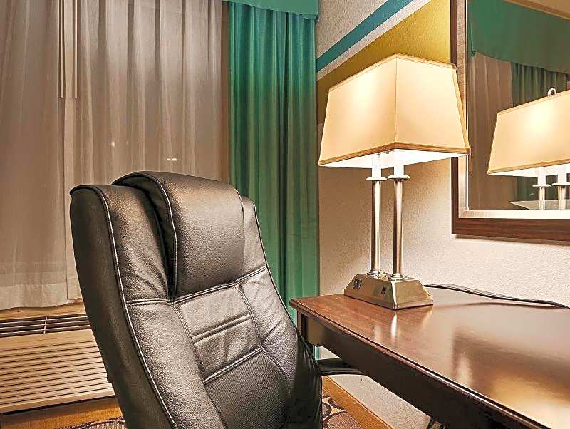 Best Western Douglas Inn & Suites