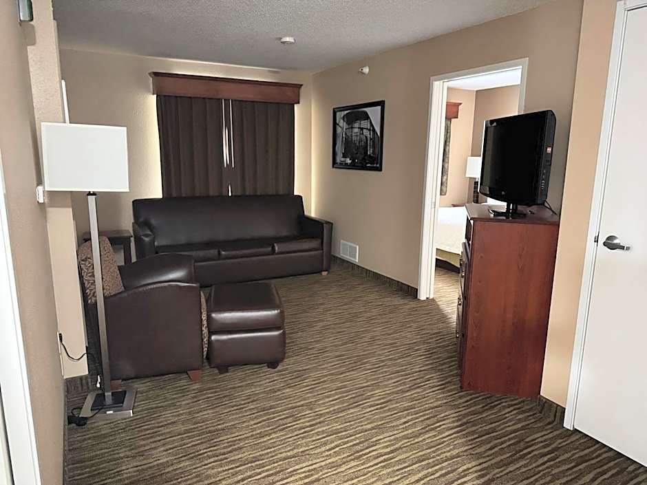GrandStay Residential Suites Hotel - Eau Claire