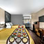 Super 8 by Wyndham Universal City