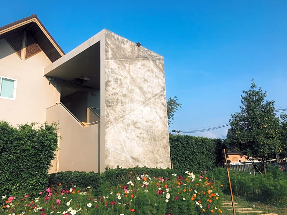 Shanti-Retreat Hotel